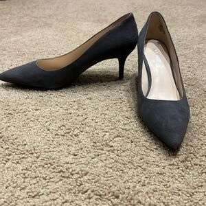 Nine West gray Suede Pump size 10